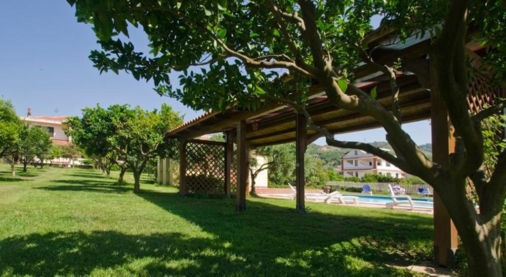 Villa Tina Санта-Мария-ди-Кастеллабате Экстерьер фото