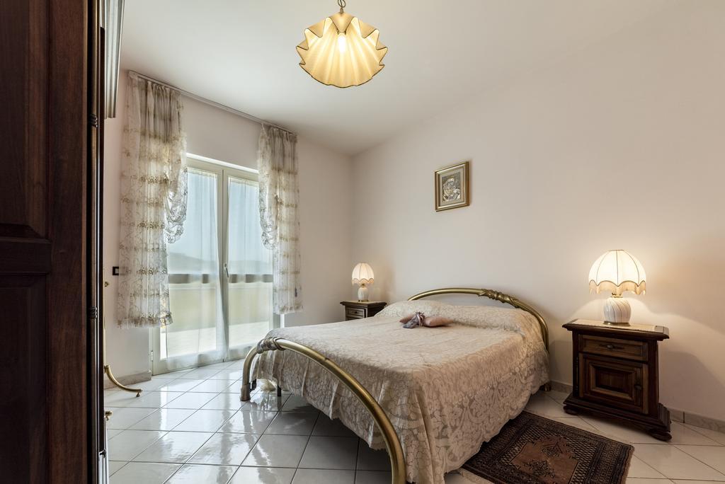 Villa Tina Санта-Мария-ди-Кастеллабате Экстерьер фото
