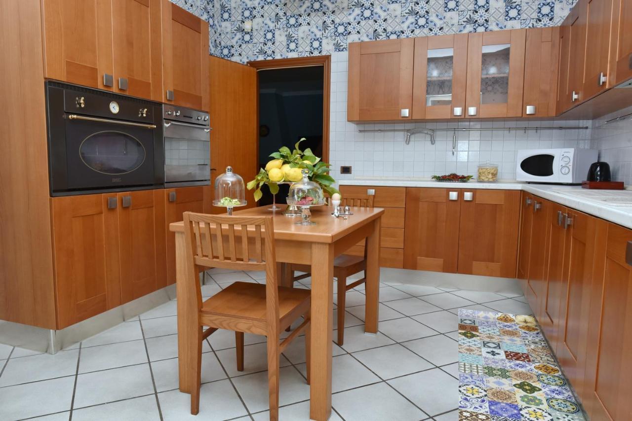 Villa Tina Санта-Мария-ди-Кастеллабате Экстерьер фото