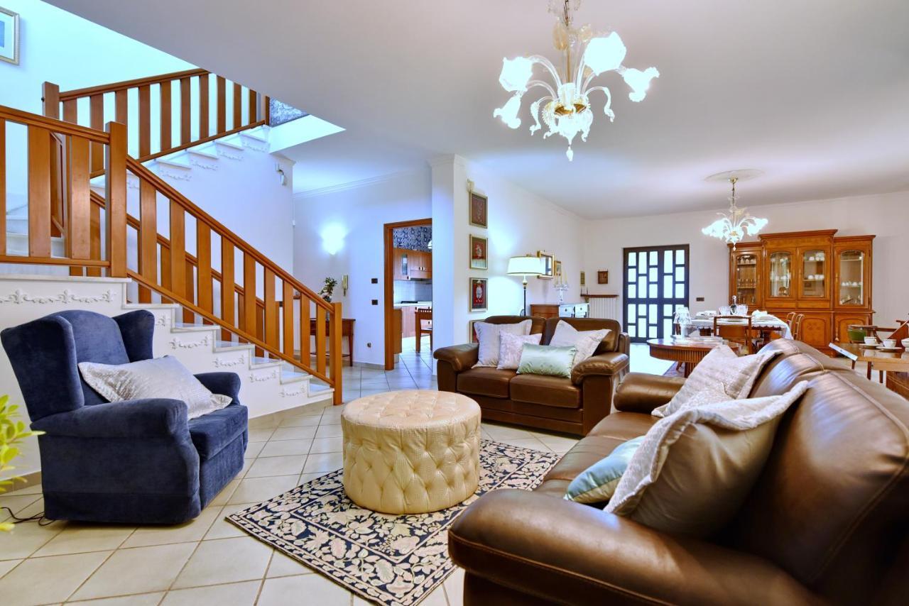 Villa Tina Санта-Мария-ди-Кастеллабате Экстерьер фото