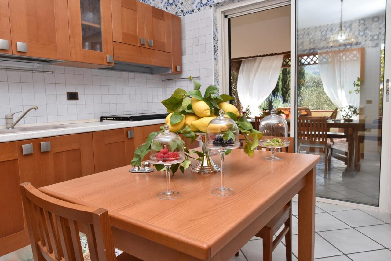 Villa Tina Санта-Мария-ди-Кастеллабате Экстерьер фото